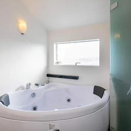 Dom wakacyjny Four-bedroom Holiday In Fano 3 *