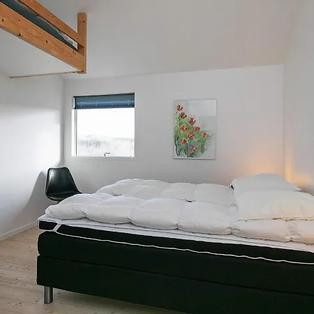 Four-bedroom Holiday In Fano 3 *